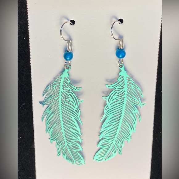 Anodized Filigree feather earrings - Picture 3 of 4